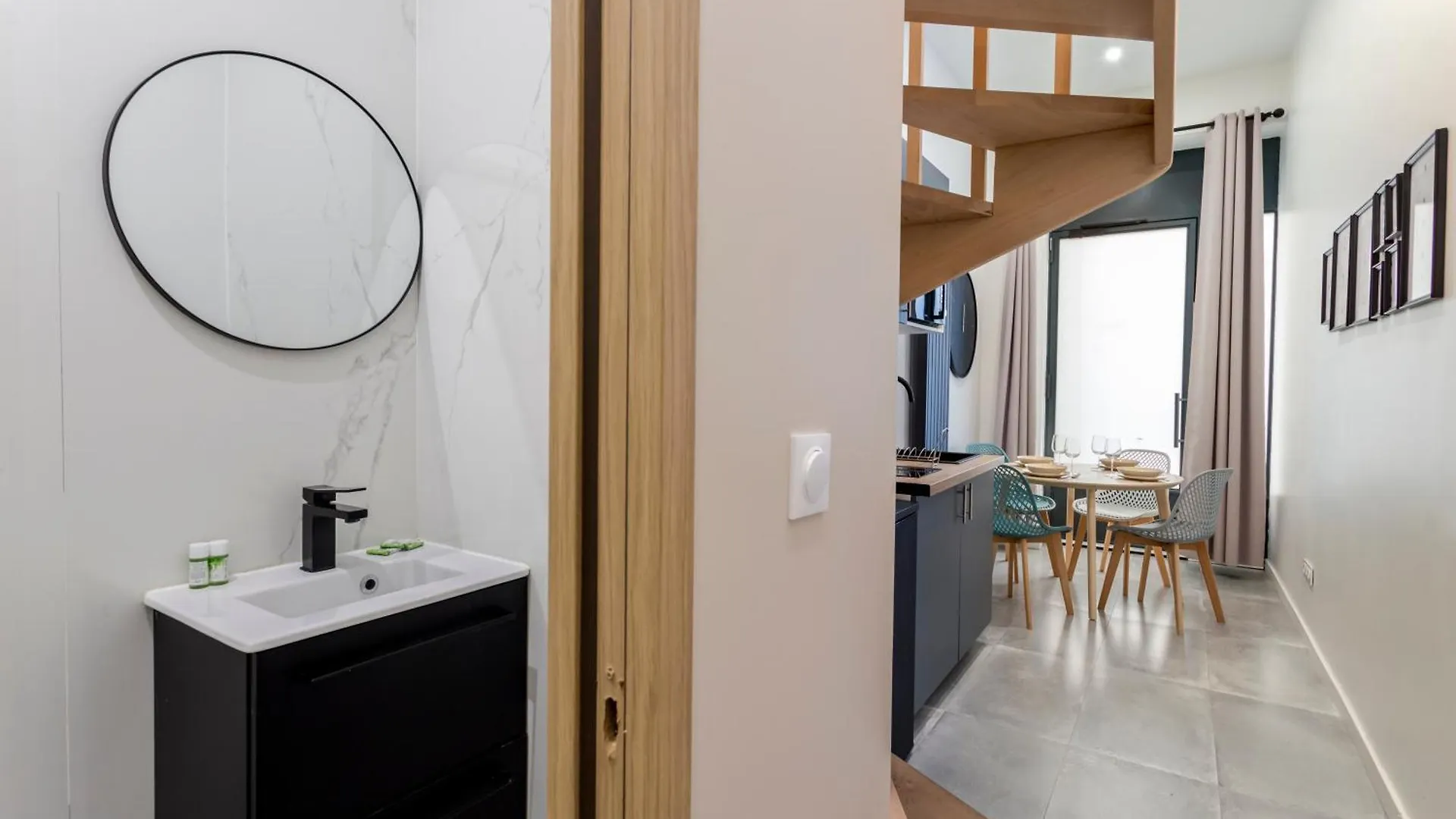 パリDuplex Saint-Lazare - Printemps Haussmanアパートメント アパート パリ